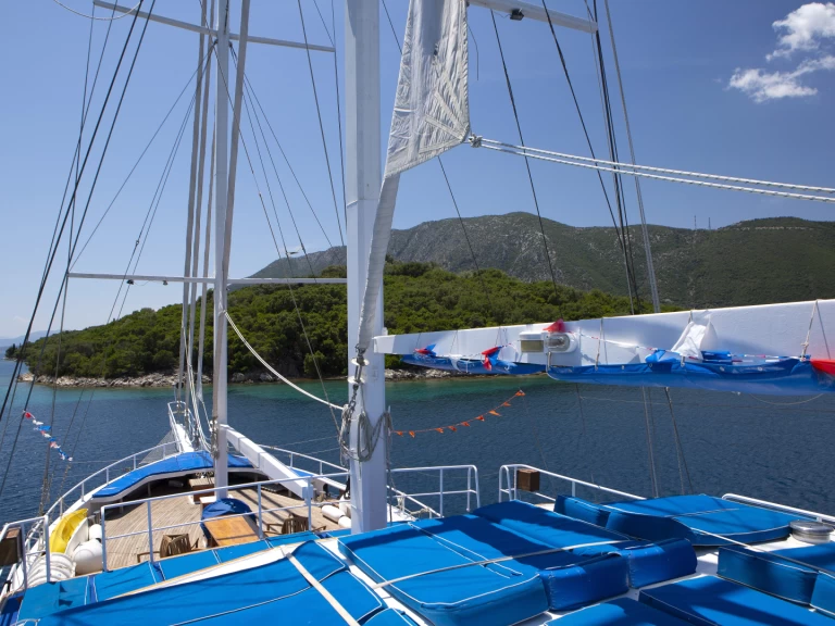 Hyr en  Gulet Artemis Salamína 