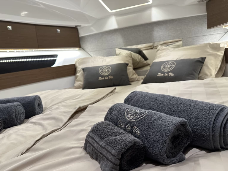 Yacht charter Umag billig Merry Fisher 895 Offshore