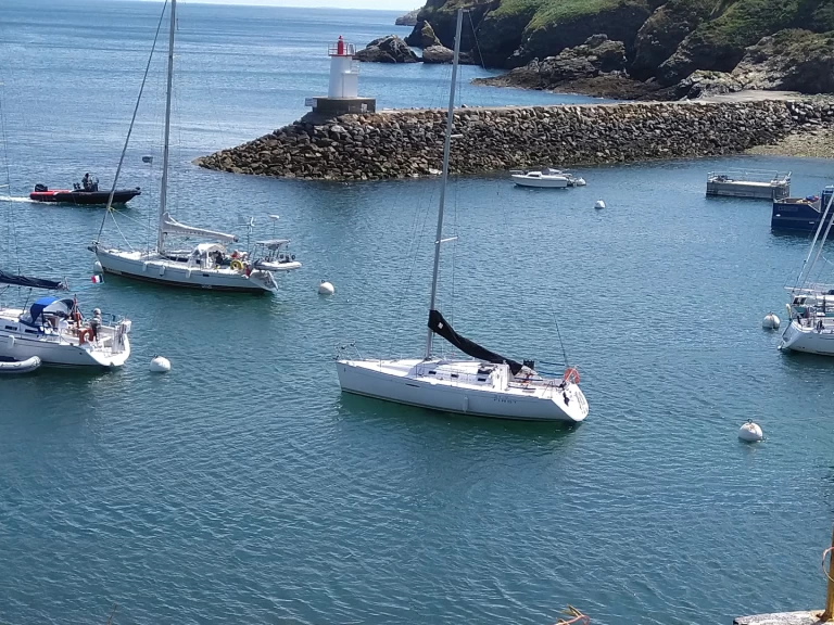 Hyra Segelbåt  med eller utan skeppare Bénéteau Lorient 