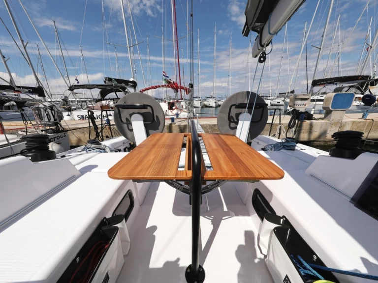 Uthyrning Segelbåt  Bénéteau med en båtlicens 