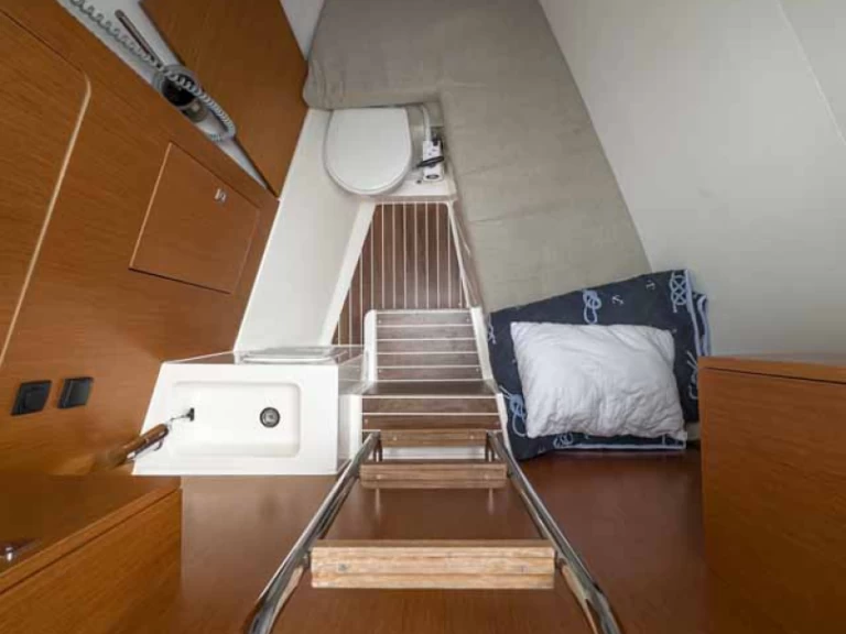 Yacht charter Pula  billig Bavaria C50 Holiday - 5 + 1 cab.