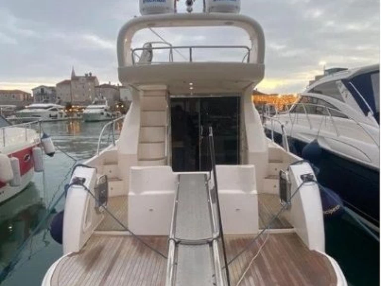 Hyra Motorbåt  med eller utan skeppare Azimut Cogolin 