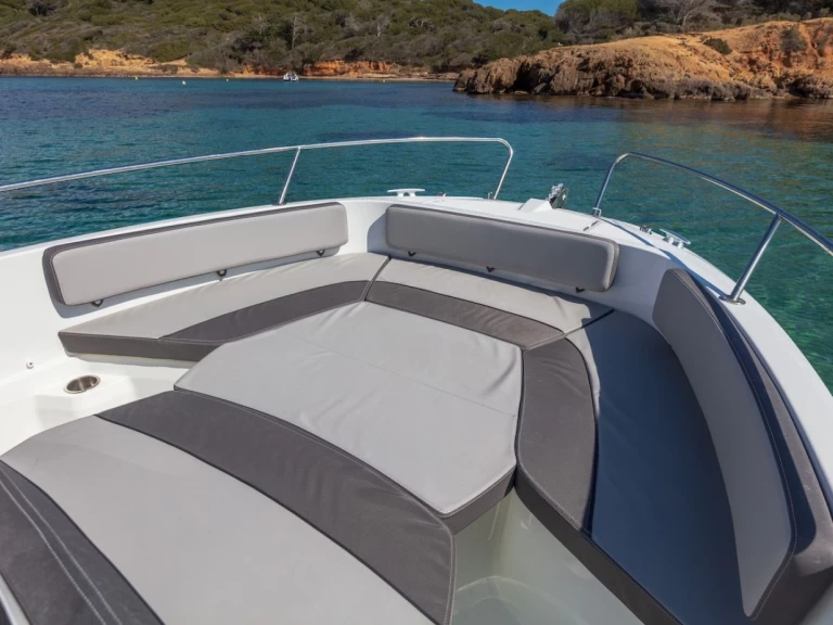 Båtuthyrning Jeanneau Cap Camarat 6.5 CC Serie 3 i Cogolin på Samboat 