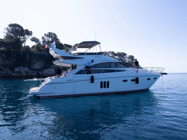 Yacht charter Golfe-Juan billig Princess 54