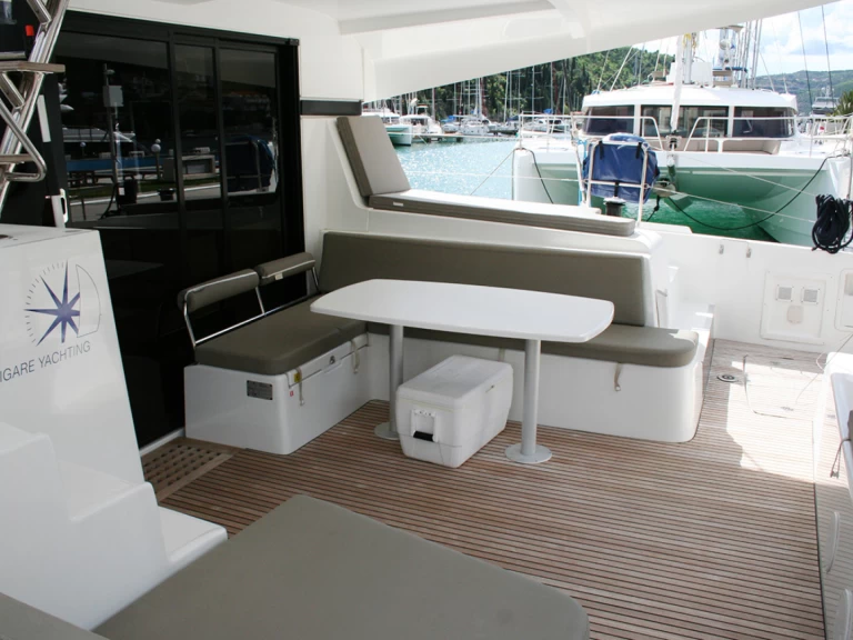 Båtuthyrning Lagoon Lagoon 42 i Komolac på Samboat 