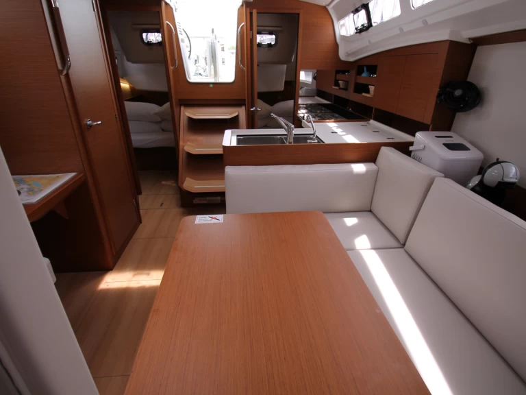 Hyr en Jeanneau Sun Odyssey 380 Biograd Na Moru 