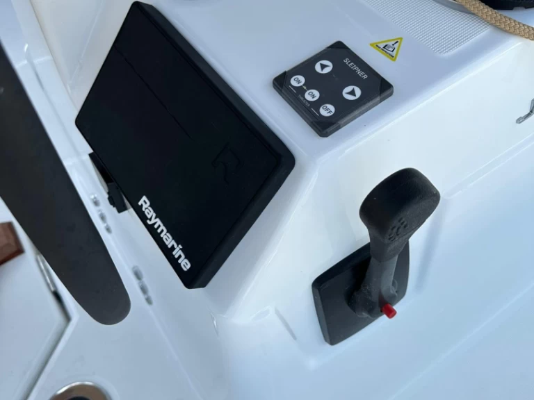 Hyra Segelbåt  med eller utan skeppare Jeanneau Komolac 