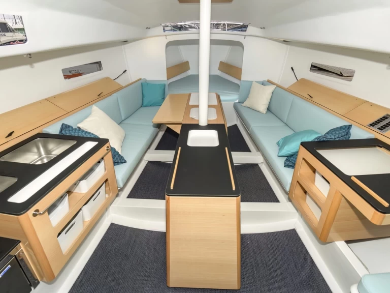 Uthyrning Segelbåt  Pogo Structures med en båtlicens 