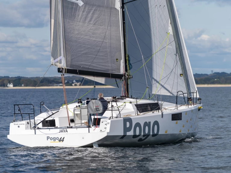 Hyr en Pogo Structures Pogo 44 La Trinité-sur-Mer 