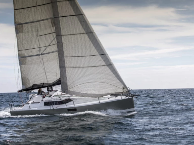 Uthyrning Segelbåt  Pogo Structures med en båtlicens 