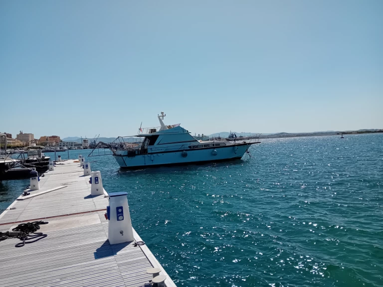Cantieri Di Pisa Kitalpha15 charter bareboat eller skeppad i Trapani