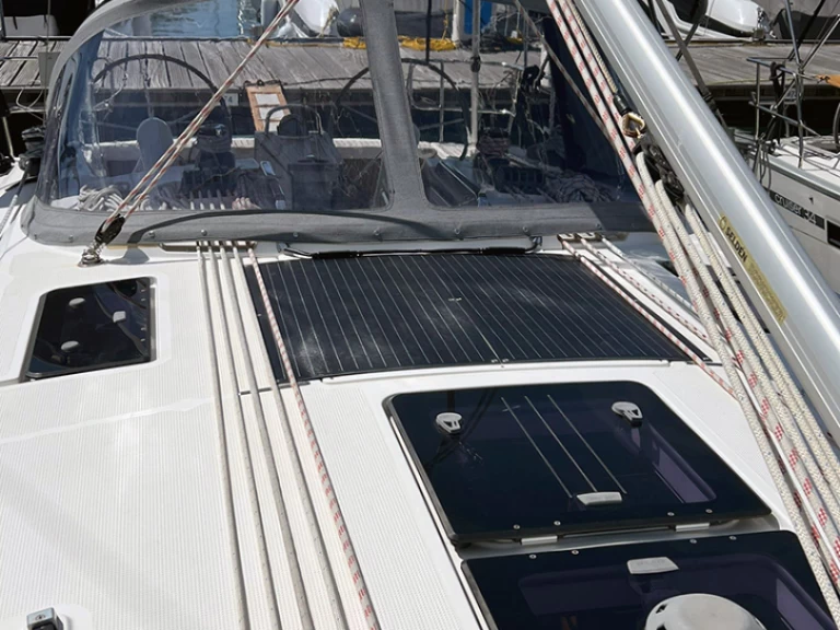 Bavaria Cruiser 41 charter bareboat eller skeppad i Punat