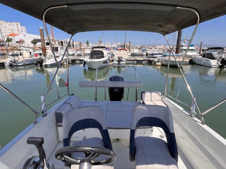 Motorbåt  för uthyrning Clube Naval De Portimão till det bästa priset 