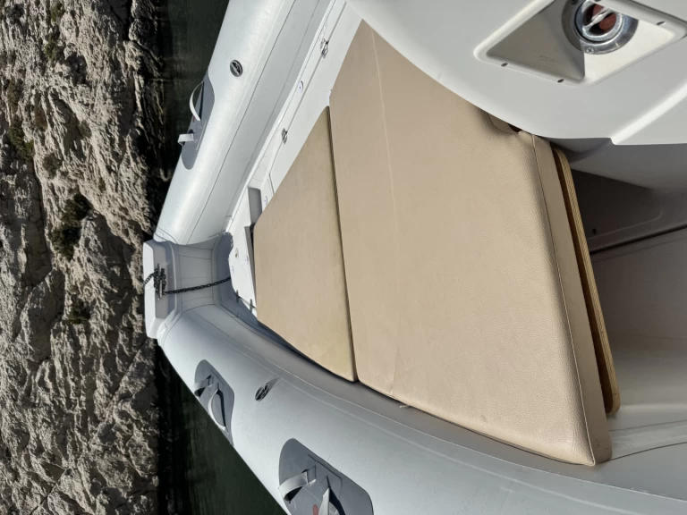 Marsea Marsea CM 120 charter bareboat eller skeppad i L'Estaque