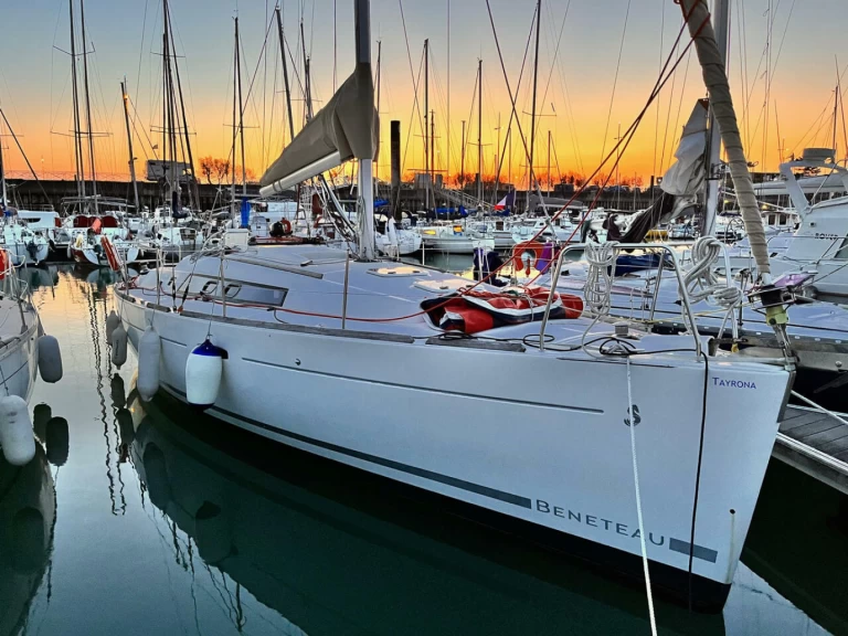 Båtuthyrning Bénéteau Oceanis 34 i La Rochelle på Samboat 