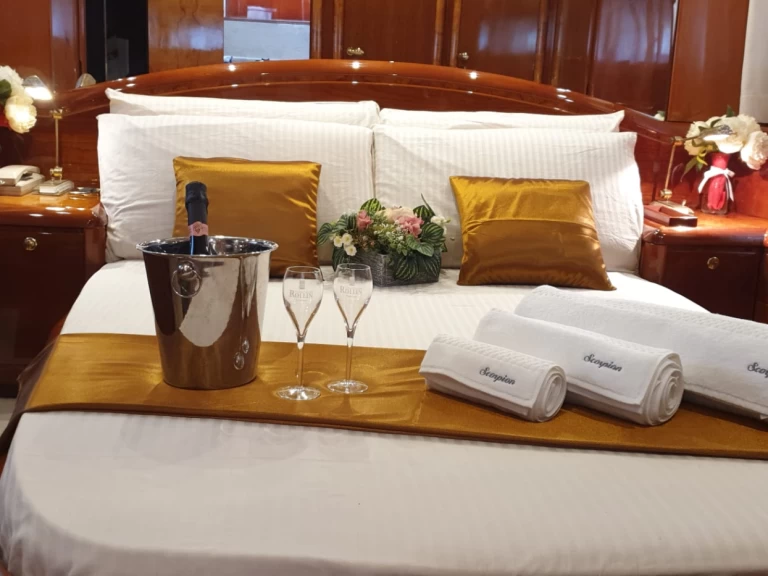 TECNEMA POSILLIPO 60 charter bareboat eller skeppad i Porto Turistico Palau