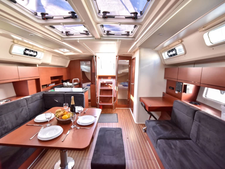 Hanse Hanse 458 charter bareboat eller skeppad i Fethiye