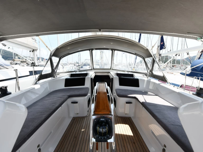 Hanse Hanse 458 charter bareboat eller skeppad i Fethiye