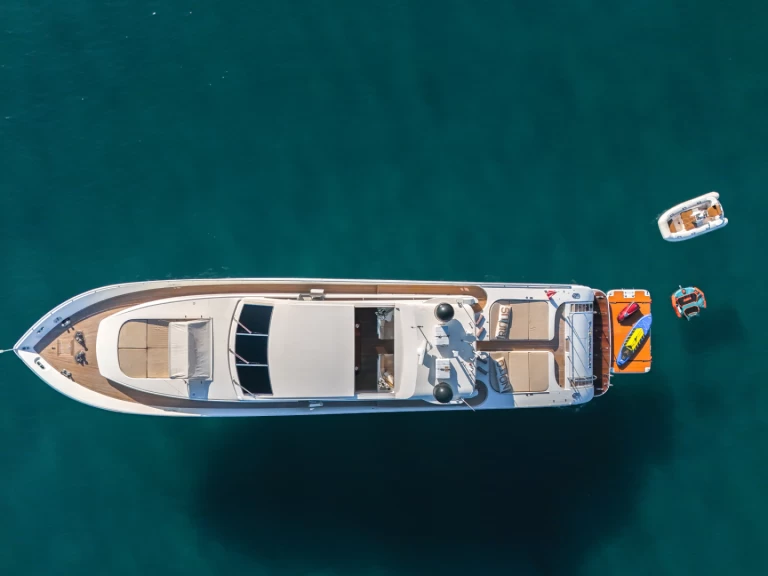 Hyr en Leopard Léopard 27 Saint Raphael 