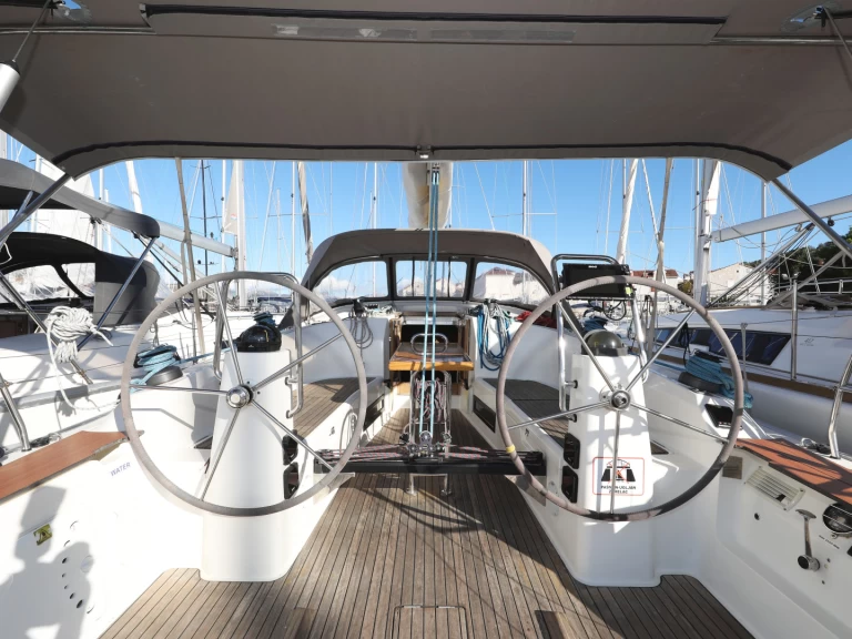 Hyra Segelbåt  med eller utan skeppare Bavaria Trogir  