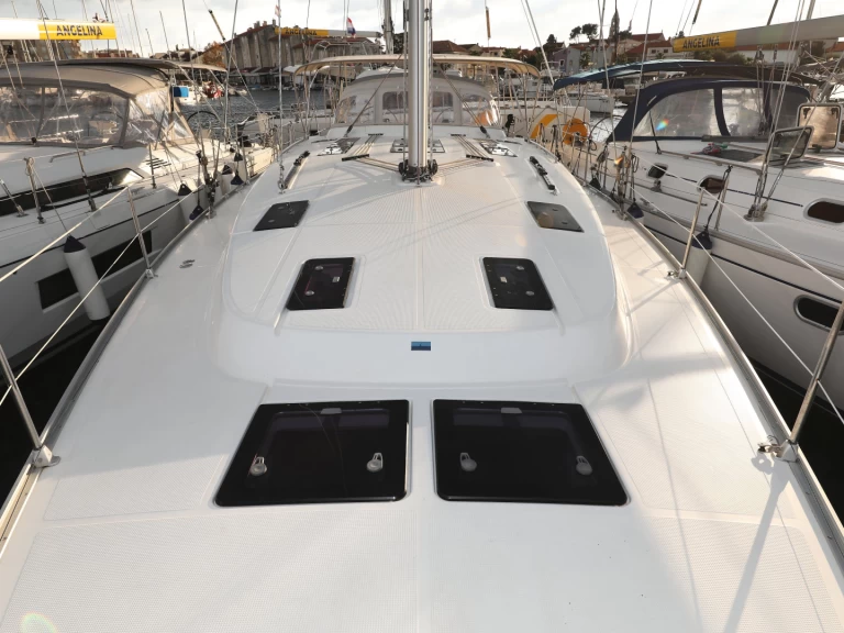 Hyra Segelbåt  med eller utan skeppare Bavaria Biograd Na Moru 