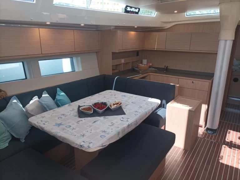 Yacht charter Split  billig Bavaria C57