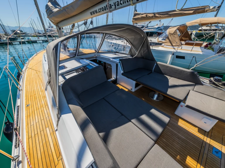 Hanse Hanse 460 charter bareboat eller skeppad i Kaštela