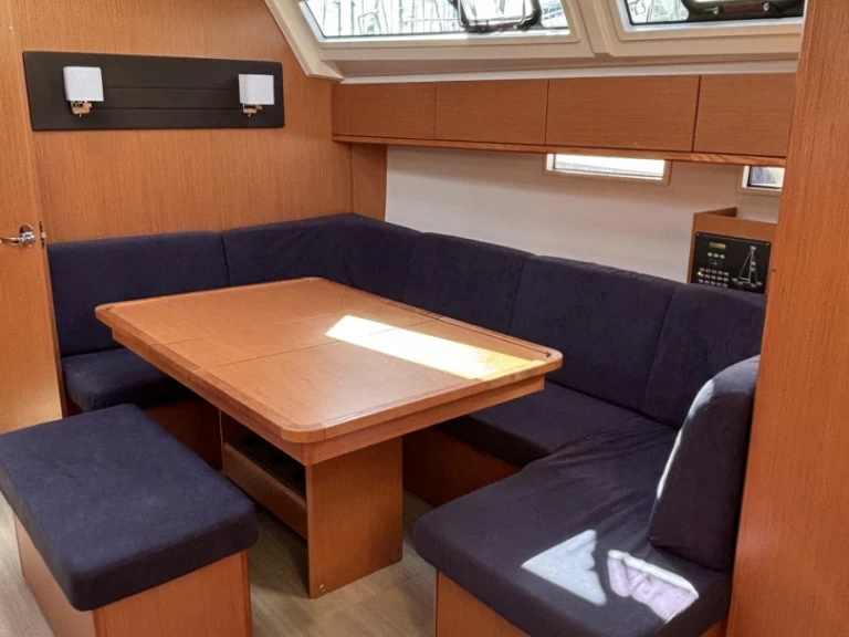 Segelbåt  för uthyrning Pula  till det bästa priset 