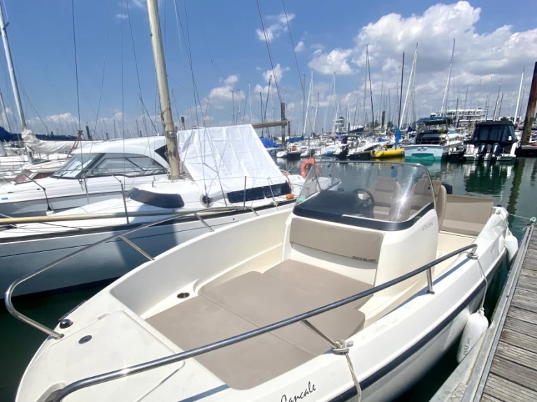 Hyra Motorbåt  med eller utan skeppare Quicksilver La Rochelle 
