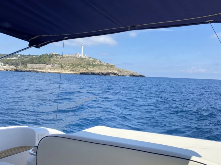 Mano Marine Mano Marine 38.50 charter bareboat eller skeppad i Santa Maria di Leuca