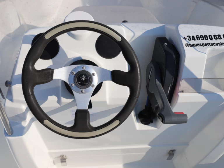 Hyra Motorbåt  med eller utan skeppare Jeanneau l'Escala 