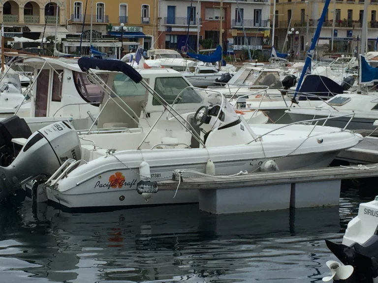 Pacific Craft Pacific Craft 550 Open charter bareboat eller skeppad i Portvendres
