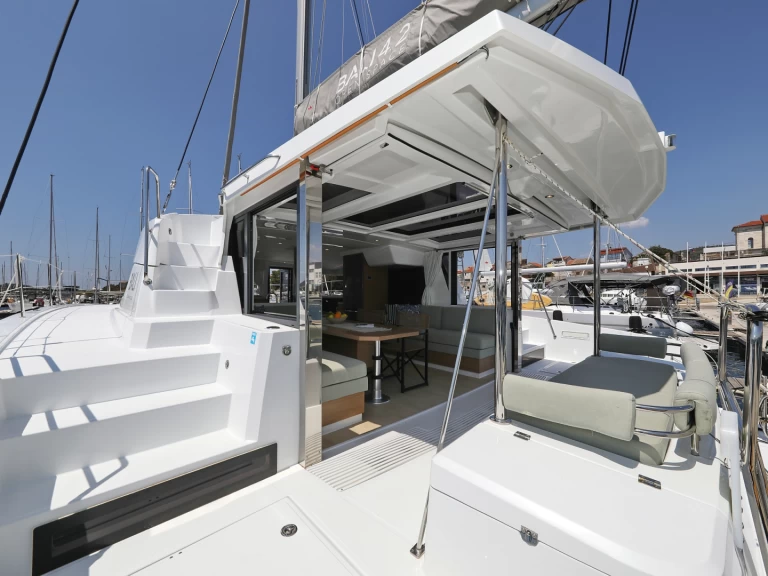 Uthyrning Katamaran  Bali med en båtlicens 