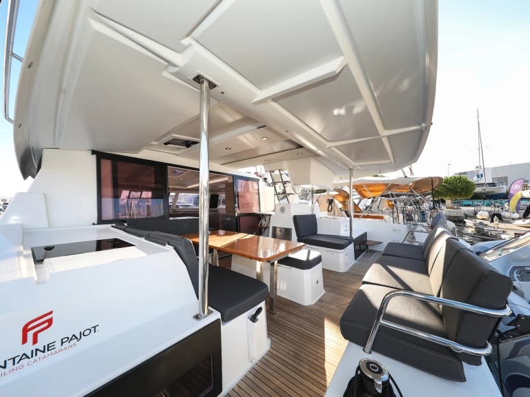 Hyra Katamaran  med eller utan skeppare Fountaine Pajot Trogir  
