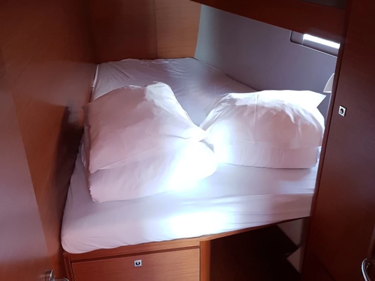 Uthyrning Segelbåt  Dufour med en båtlicens 