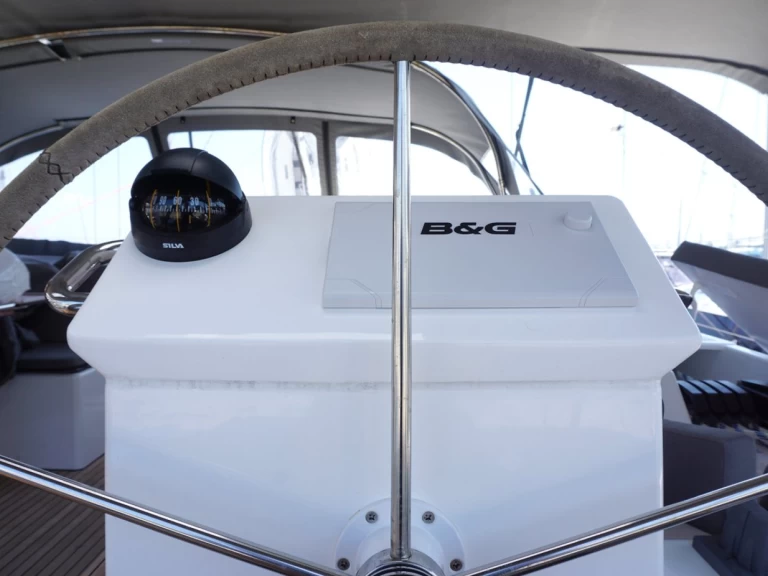 Bavaria Bavaria C50 Style charter bareboat eller skeppad i Gouvia