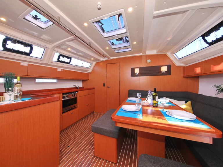 Uthyrning Kaštela - Bavaria Cruiser 46 av Samboat 