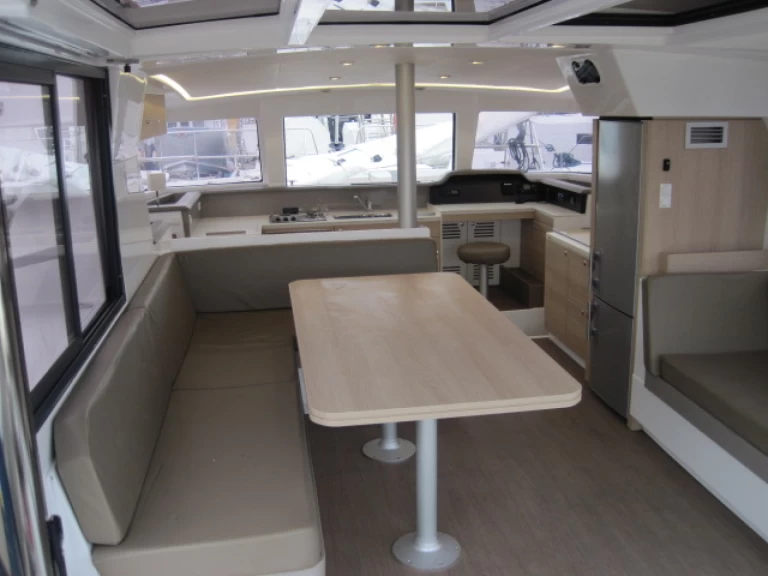 Bali Bali 4.1 charter bareboat eller skeppad i Capo d'Orlando