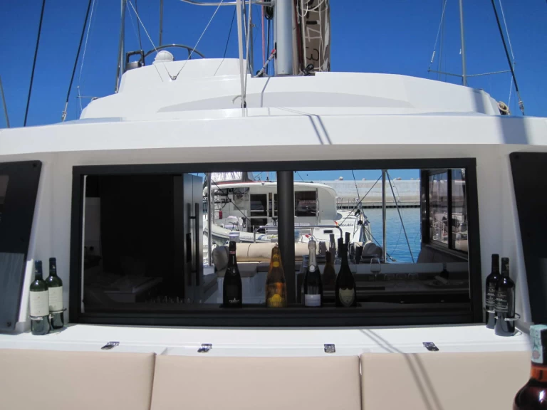 Uthyrning Katamaran  Bali med en båtlicens 