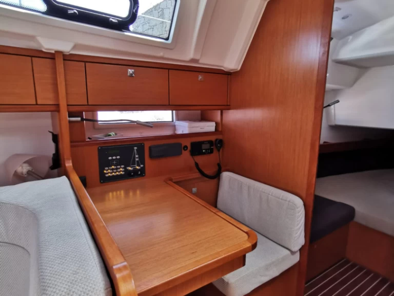 Yacht charter Portisco billig Cruiser 41