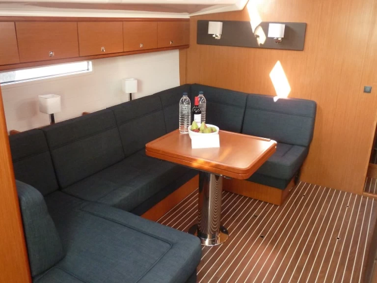 Uthyrning Segelbåt  Bavaria med en båtlicens 