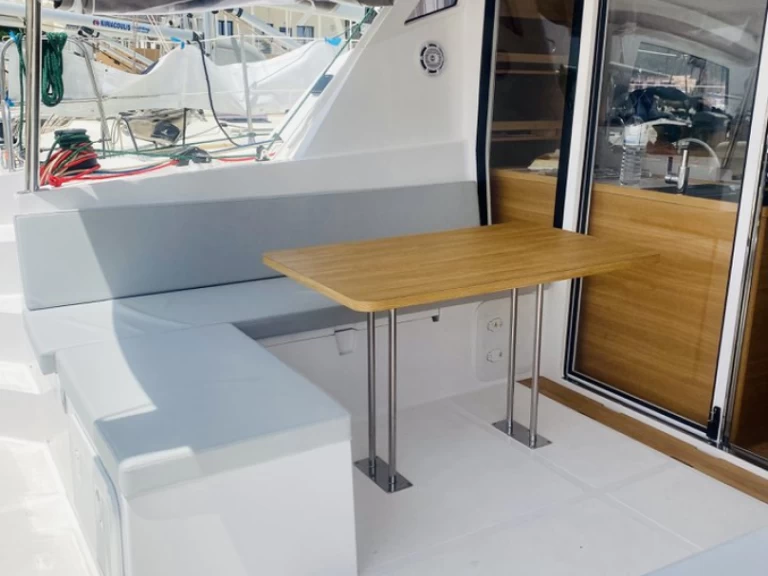 Yacht charter Portisco billig C Cat 37