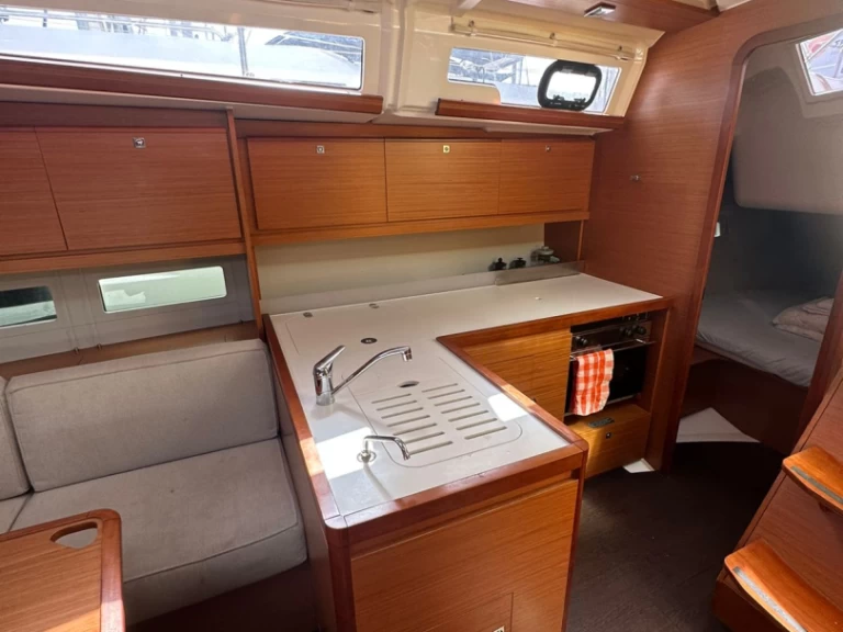 Hyr en Dufour Dufour 390 Alimos 