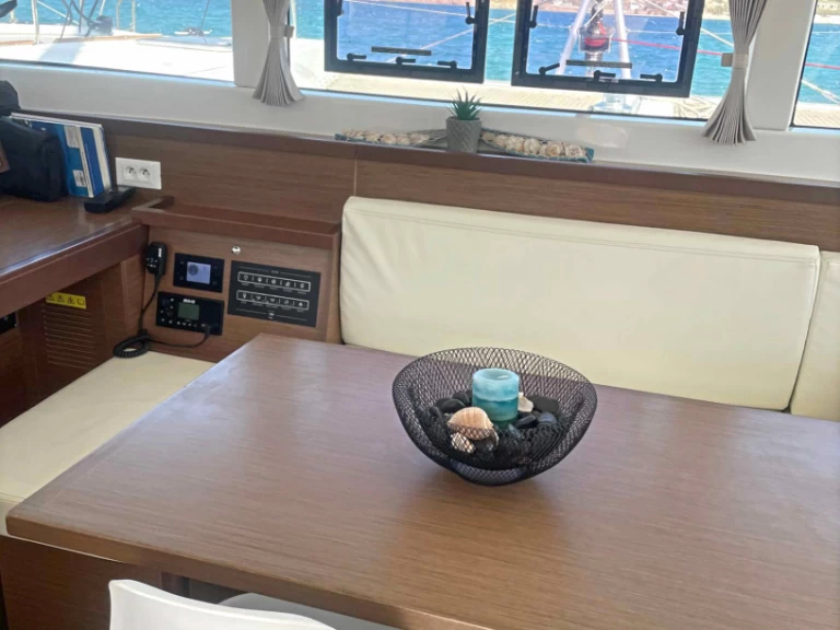 Yacht charter Paros (ostrov) billig Lagoon 40