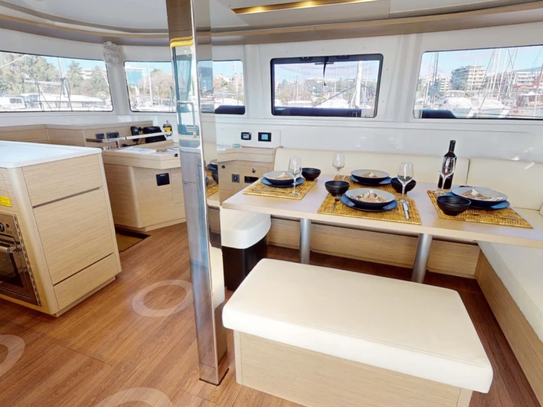 Båtuthyrning Lagoon Lagoon 46 i Alimos på Samboat 