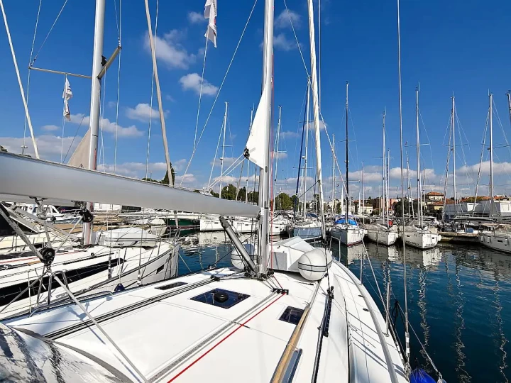 Yacht charter Zadar billig Oceanis 40.1