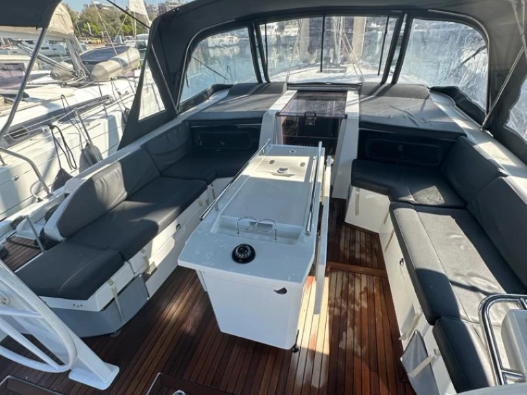 Uthyrning Segelbåt  Bénéteau med en båtlicens 