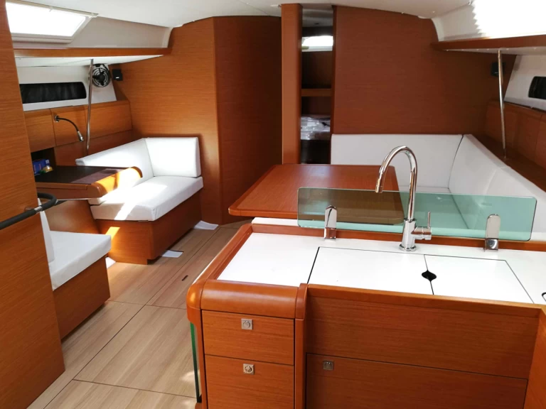 Hyr en Jeanneau Sun Odyssey 449 Agropoli 