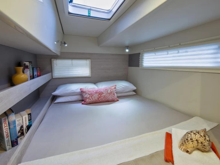 Yacht charter Preveza billig Leopard 434 PC