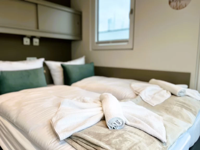 Hyra Kanalbåt med eller utan skeppare FLOATING Kröslin 